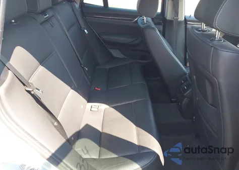 2015 BMW X3 xDrive28I z USA, uszkodzony, nr VIN 5UXWX9C55F0D47853